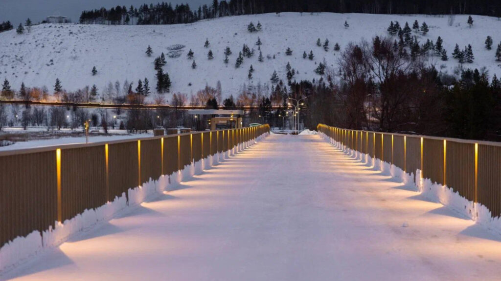 В Альметьевске завершена реконструкция пешеходного моста через Степной Зай