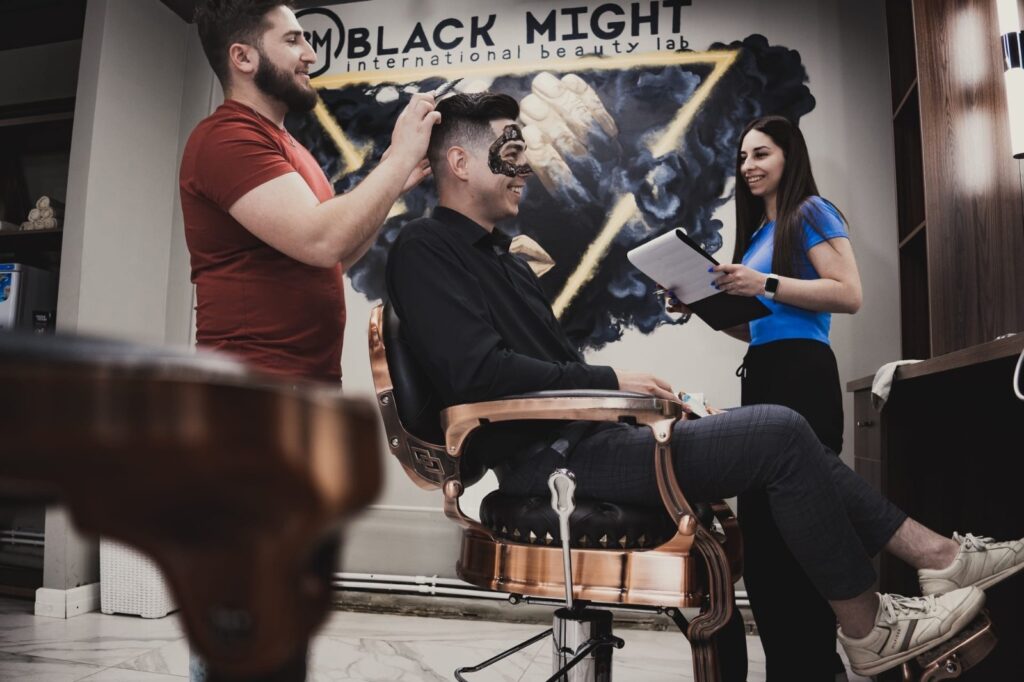 Кредит против морщин: клиника красоты в Казани одурачила взрослых дам, а барбершоп – студентов