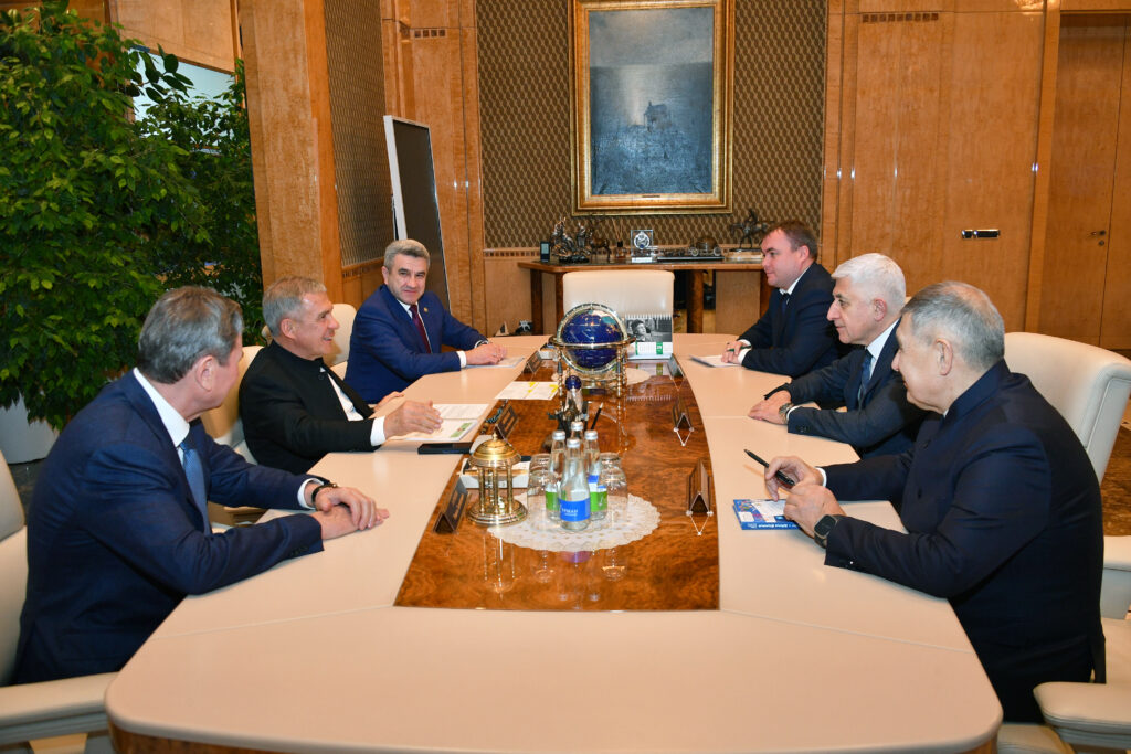 Раис Татарстана и ректор МАИ обсудили приоритетные направления сотрудничества