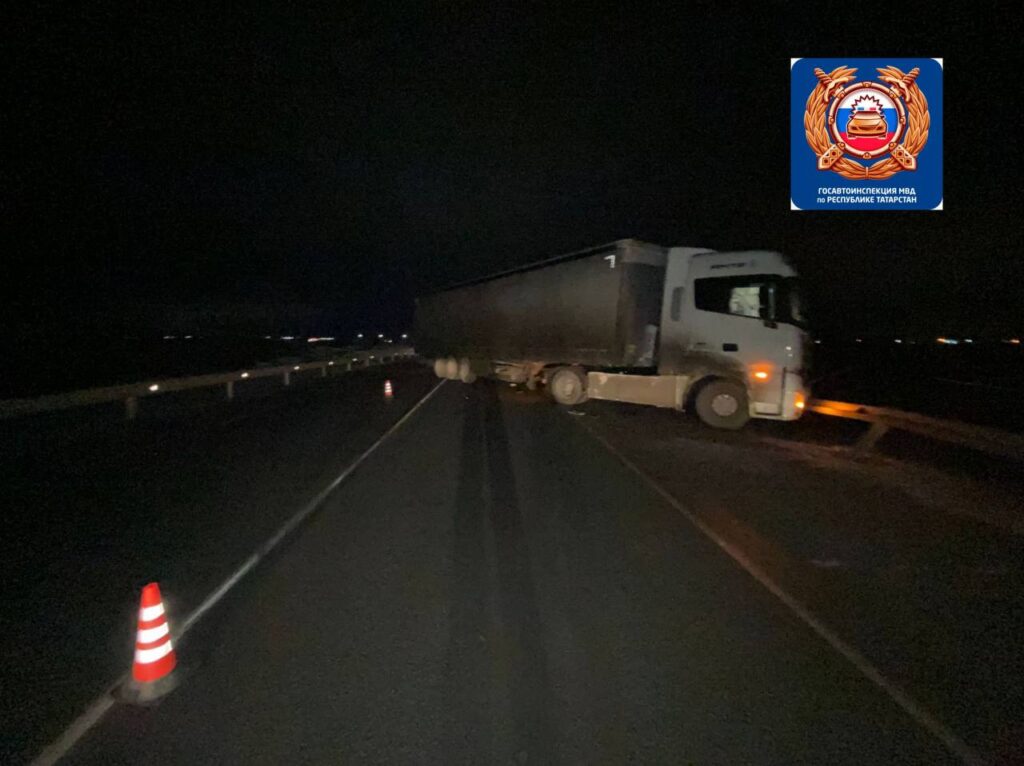 Водитель Renault погиб в лобовом столкновении с грузовиком в Татарстане