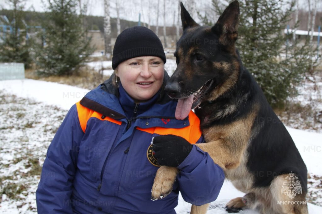 Спасатель из Набережных Челнов стала лучшим кинологом МЧС России