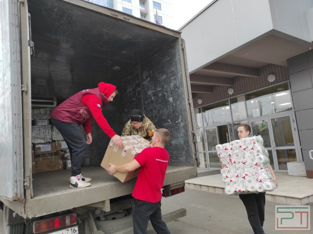 Теплые вещи и обогреватели: Татарстан отправил 11-ю партию гумпомощи в Курскую область