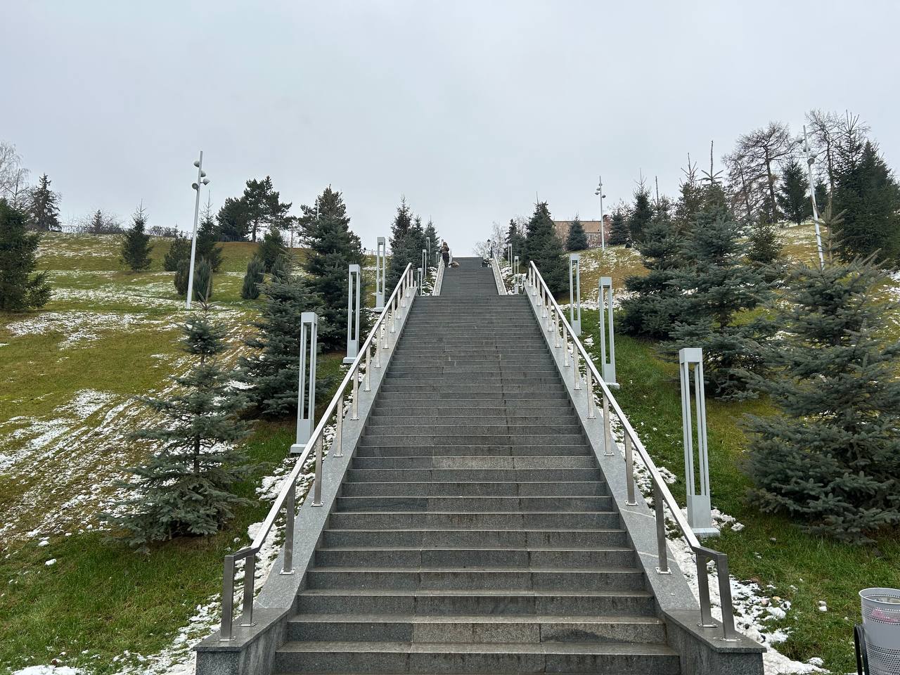 В Казани установят перила для лестницы, спускающейся из сквера Фукса в парк «Елмай»