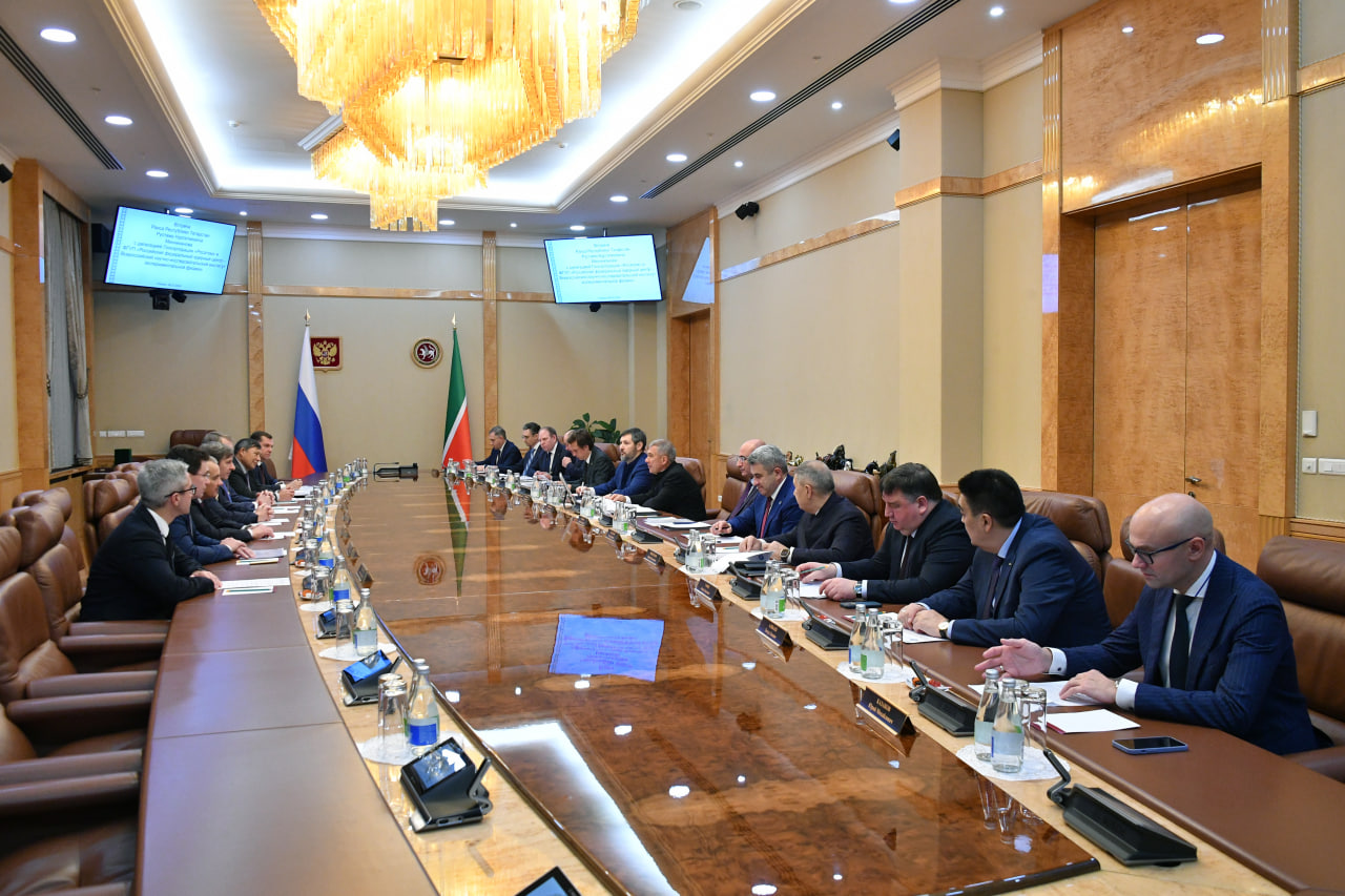 Минниханов и делегация Росатома и РФЯЦ обсудили новые проекты