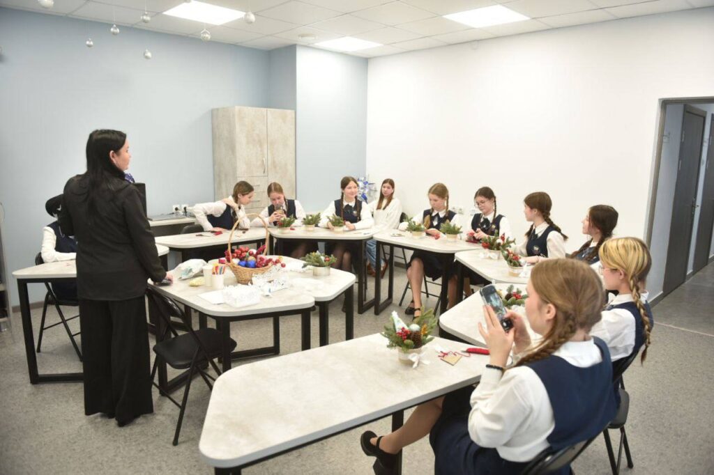 В Набережных Челнах открылся подростковый клуб «ТепЛица»