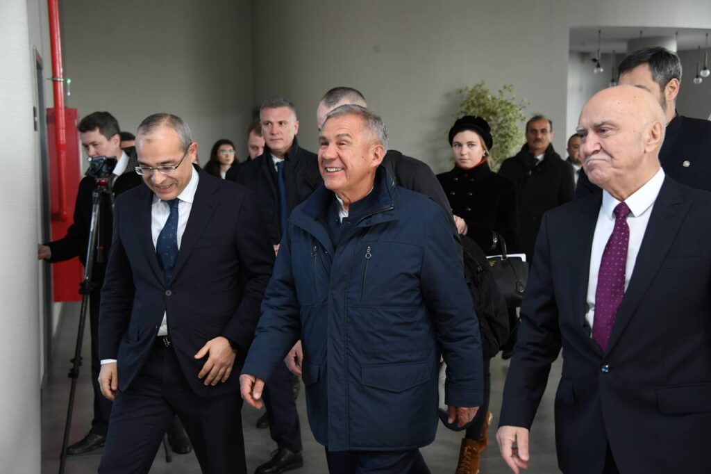 Минниханов посетил новую свободную экономическую зону «Алят» в Азербайджане