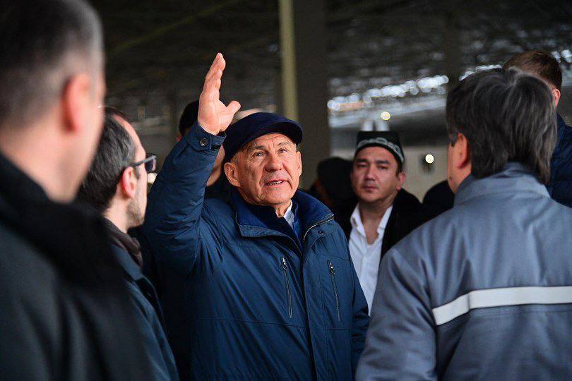 Раис РТ обсудил с хокимом Навоийской области строительство промпарка в Навои