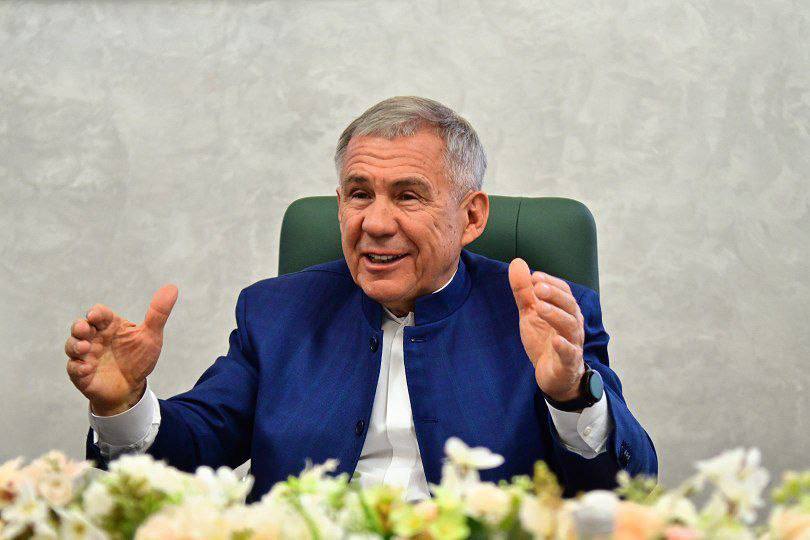 Раис РТ обсудил с хокимом Навоийской области строительство промпарка в Навои