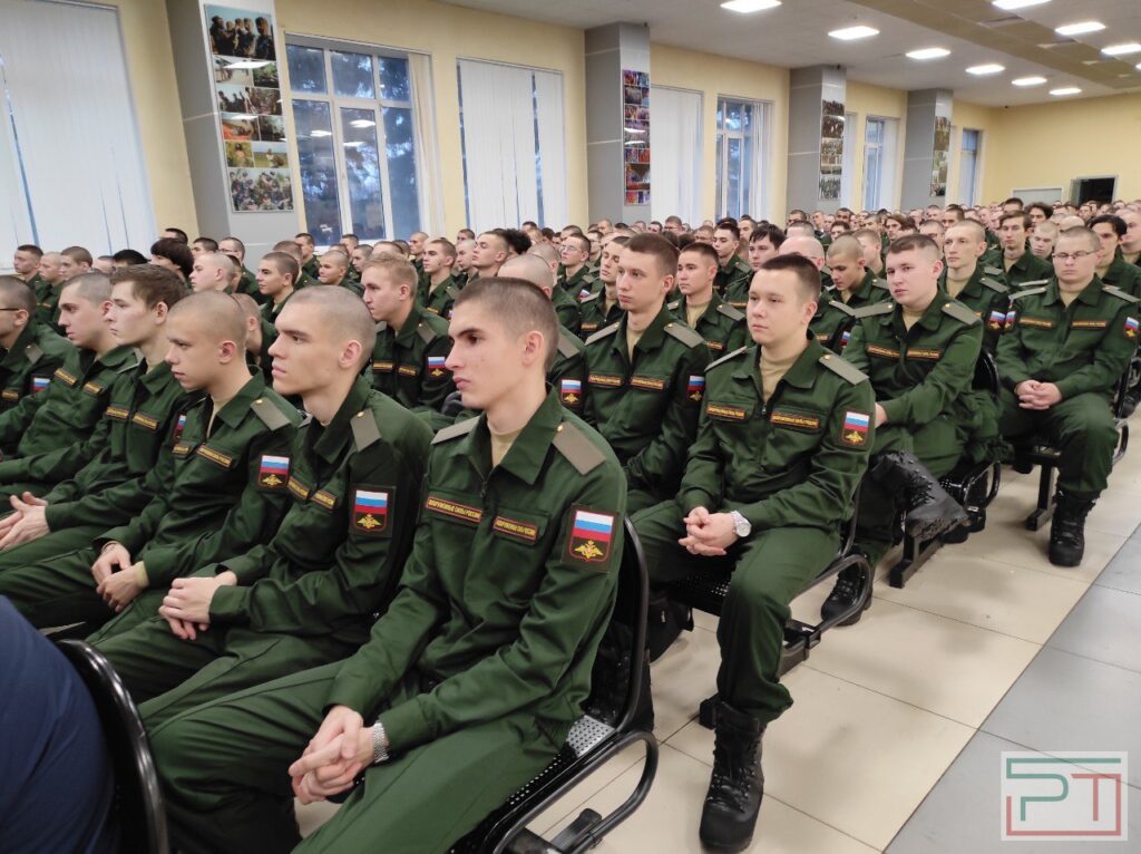 250 призывников из Татарстана отправляются на службу в Крым