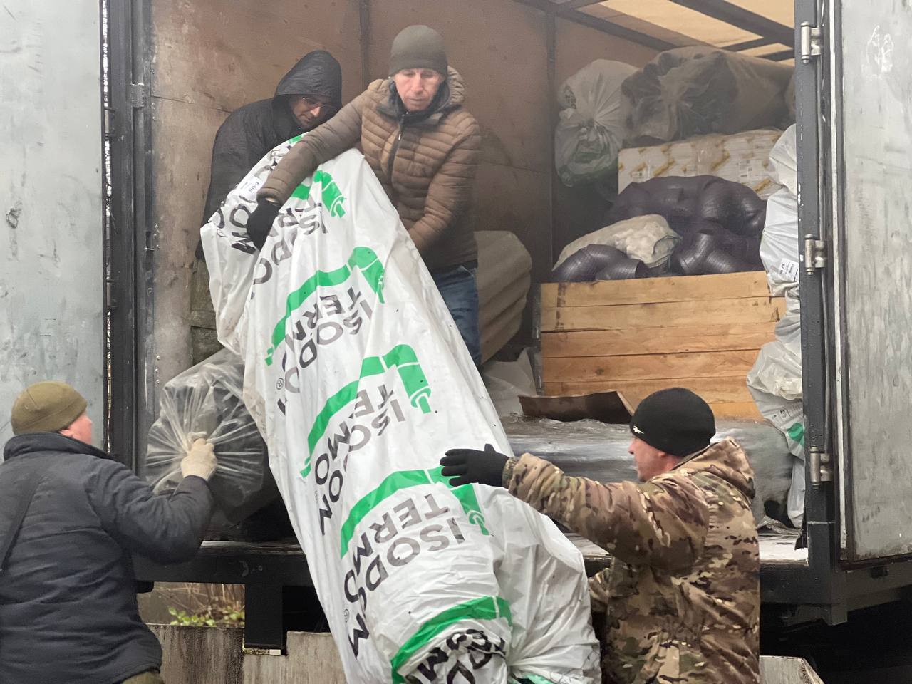 Татарстанские депутаты доставили в ЛНР гуманитарный груз