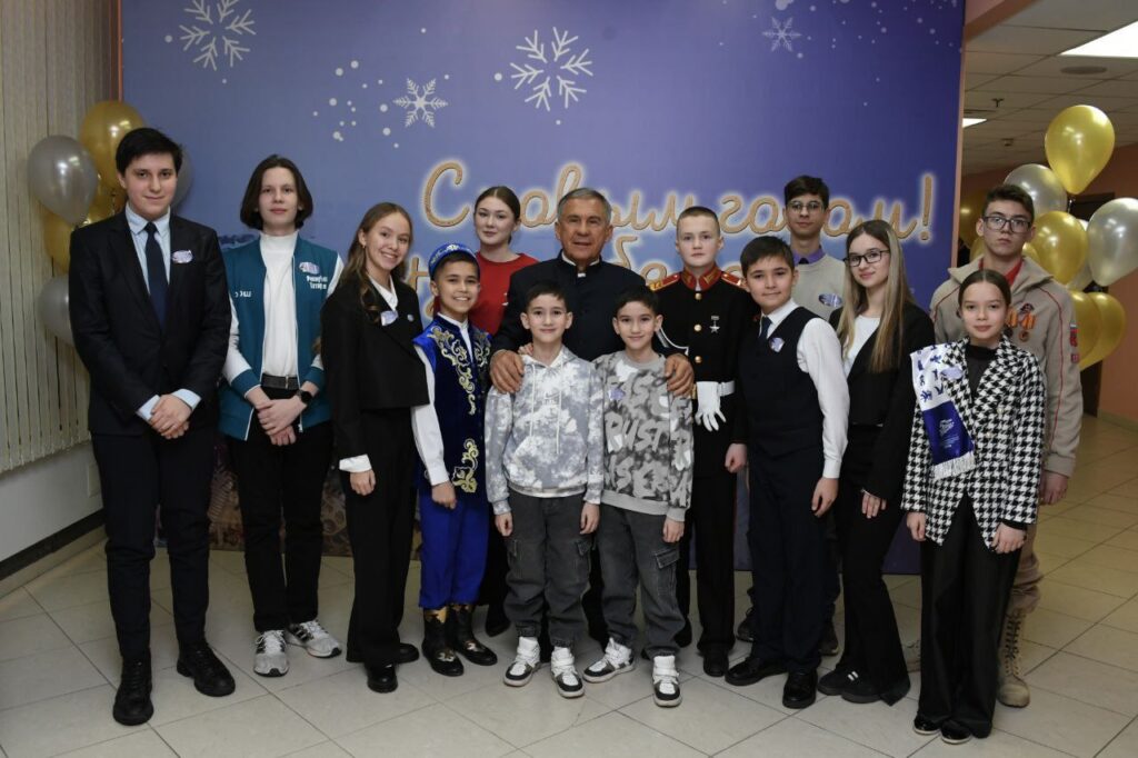 Минниханов: 17 тысяч детей со всего Татарстана посетили Республиканскую новогоднюю елку