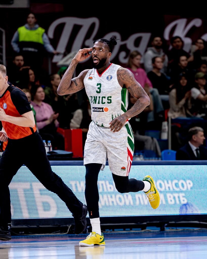 УНИКС разгромил МБА-МАИ и установил рекорд результативности