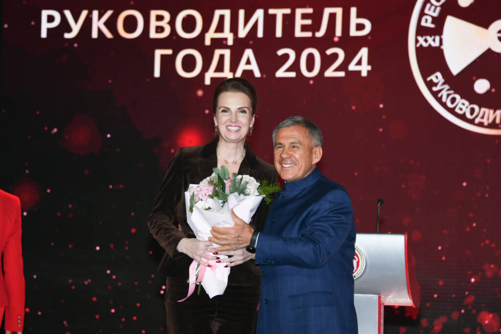 Минниханов вручил награды лауреатам конкурса «Руководитель года — 2024»