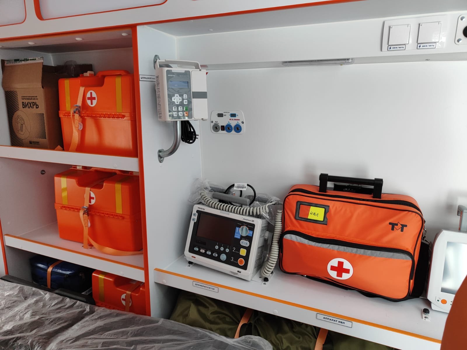 Елабужская ЦРБ получила современный реанимобиль — «кабинет на колесах»