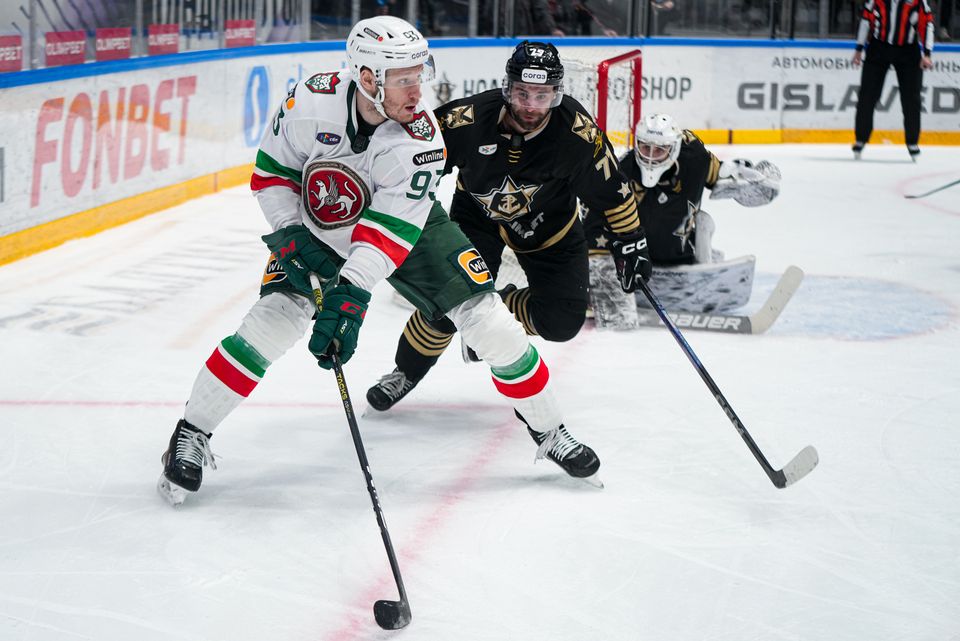 Голы Галимова помогли «Ак Барсу» выиграть у «Адмирала»