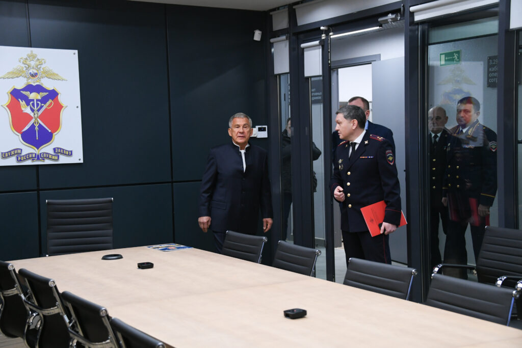 Минниханов оценил новое здание Управления по борьбе с коррупцией МВД по РТ