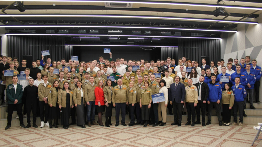 Более 200 студентов из 13 регионов прибыли в Татарстан для работы на КАМАЗе