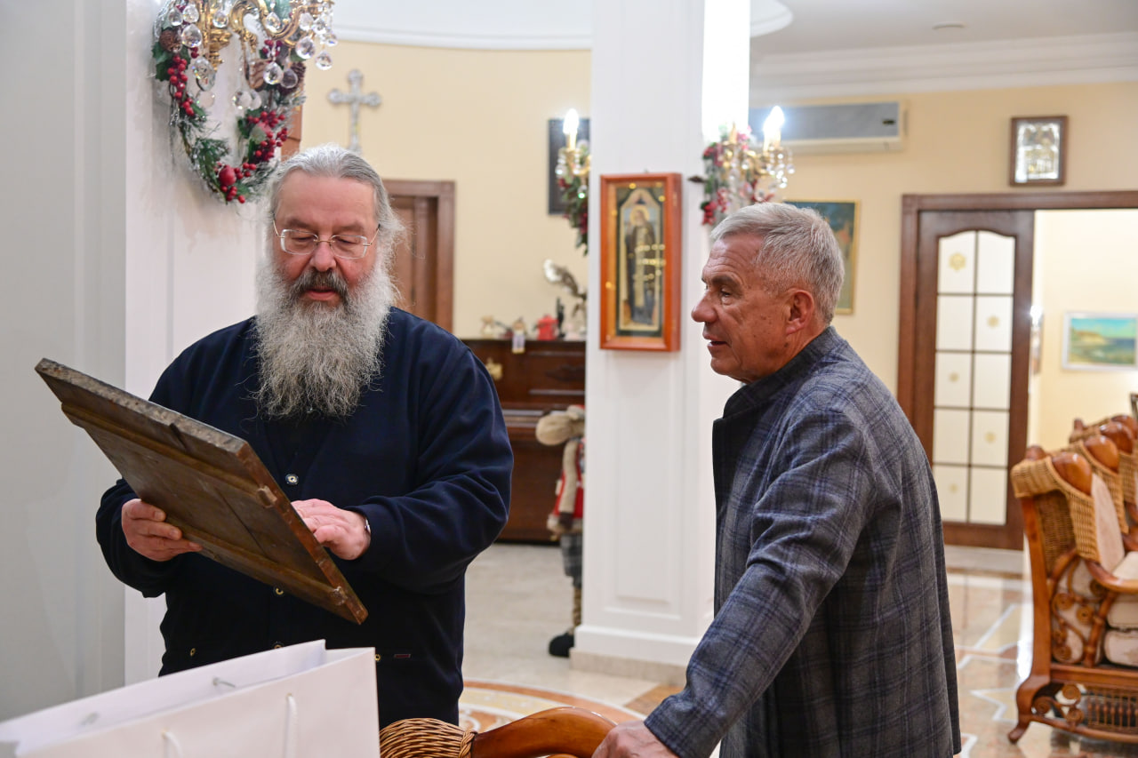 Минниханов встретился с митрополитом Казанским и Татарстанским Кириллом