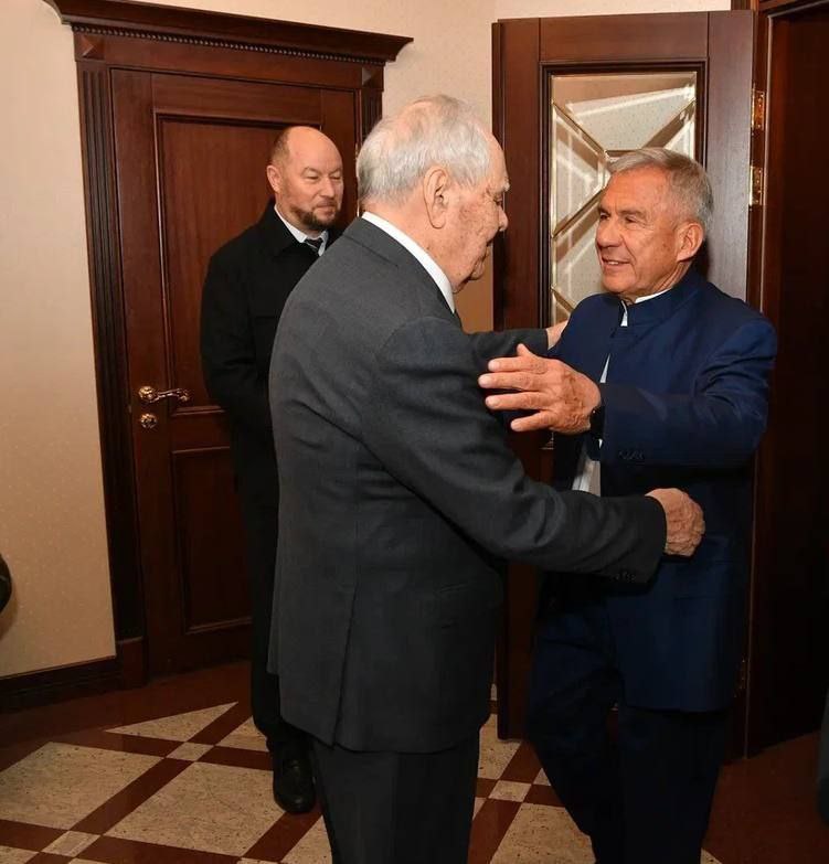 Минниханов приехал к Шаймиеву поздравить с днем рождения