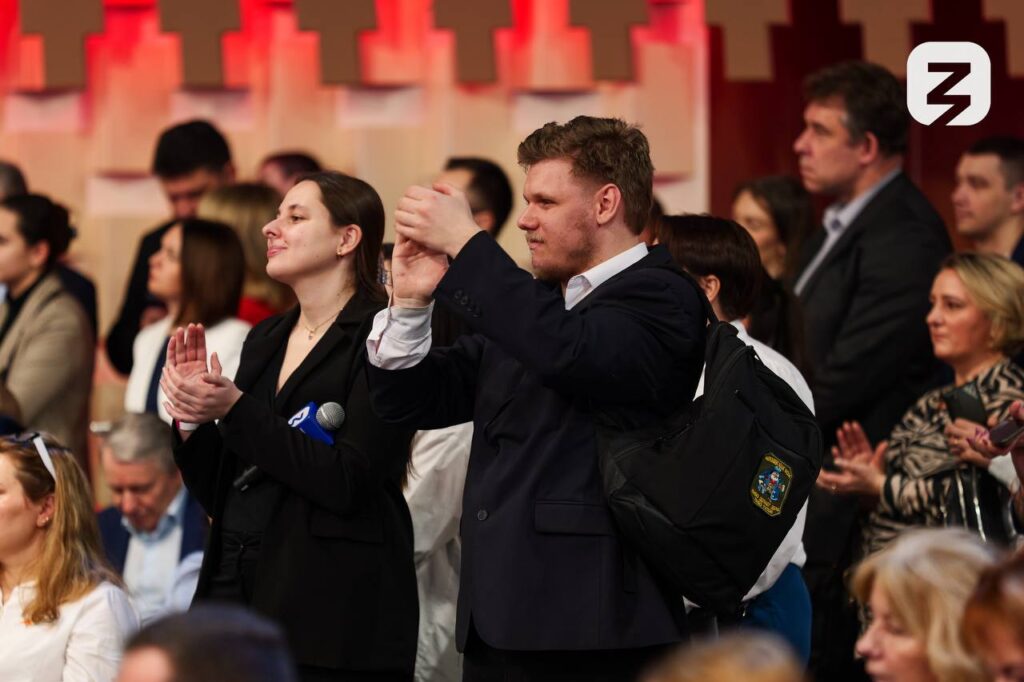 Герой России Расим Баксиков принял участие в форуме общества «Знание»