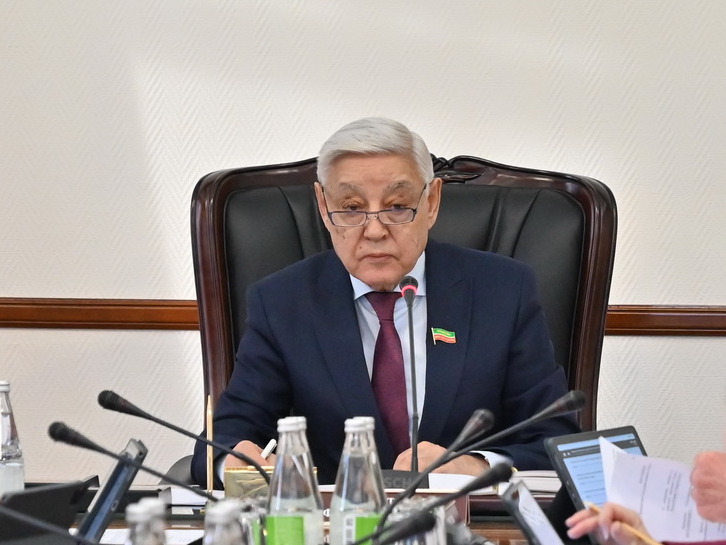 Фарид Мухаметшин поздравил работников СМИ Татарстана с Днем российской печати