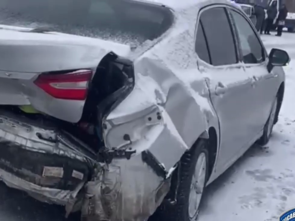 Пьяный водитель Ford Focus протаранил несколько автомобилей в Казани и перевернулся