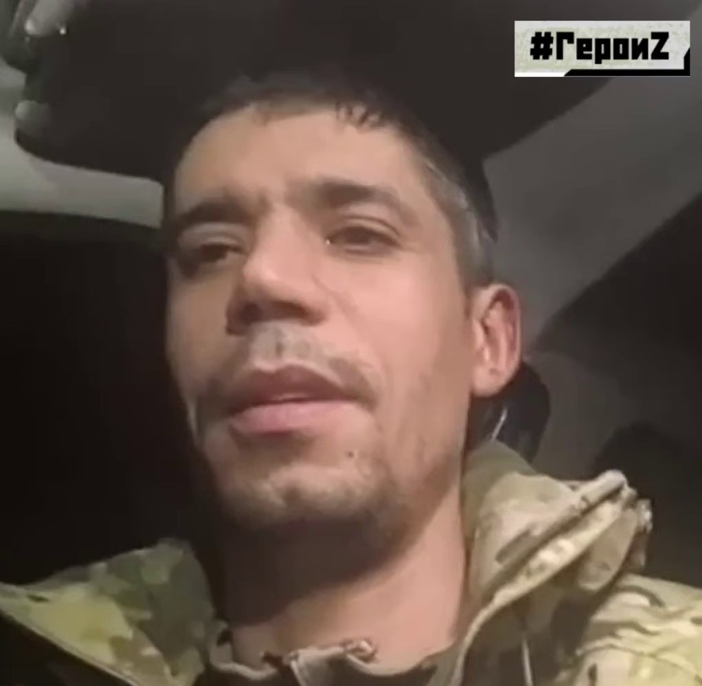 Стало известно имя раненого бойца СВО, возложившего цветы к Вечному огню в Москве