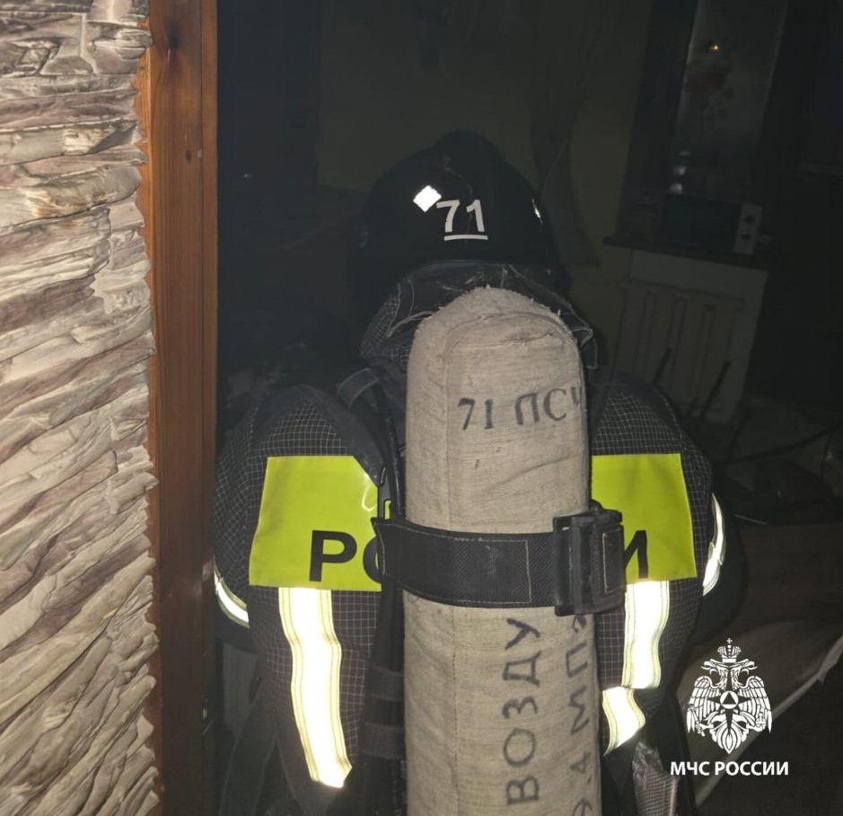В Казани пожарные спасли девушку из квартиры, где загорелась стиральная машина