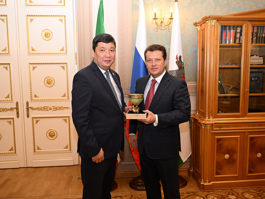 Мэры Казани и Бишкека обсудили вопросы городского благоустройства