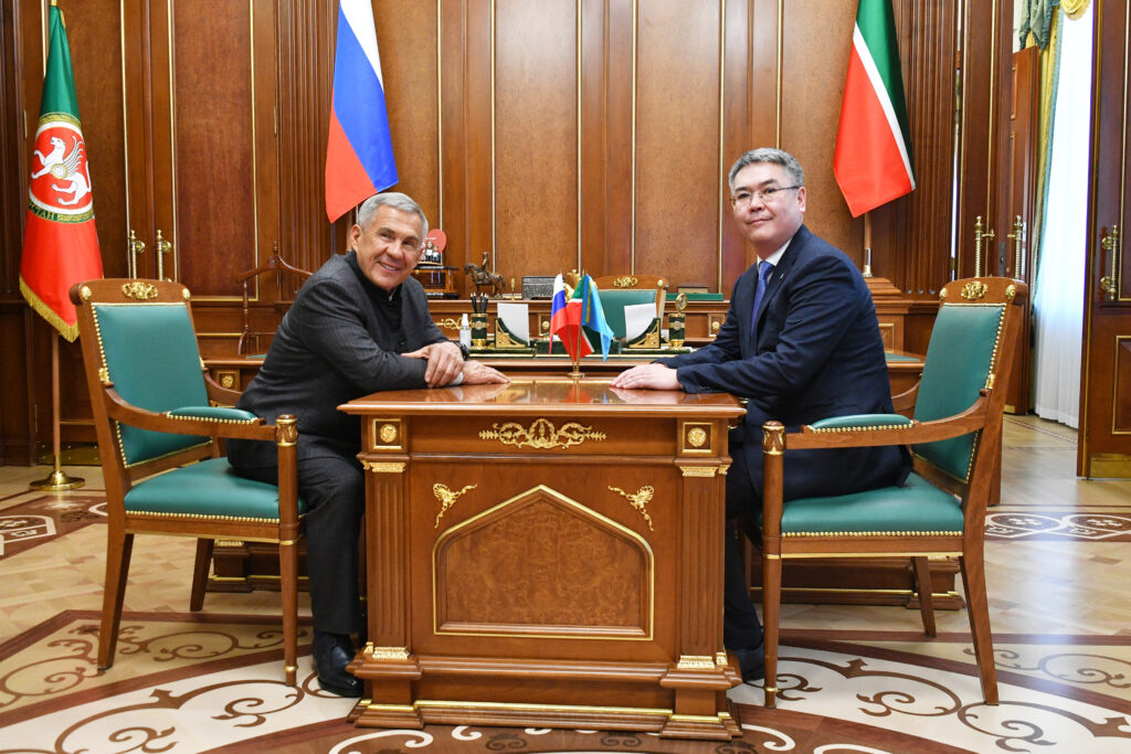 Минниханов встретился с Акимом Атырауской области Республики Казахстан