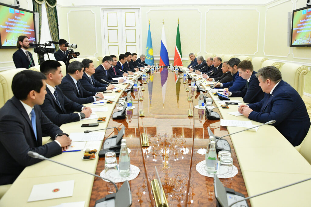 Минниханов встретился с Акимом Атырауской области Республики Казахстан