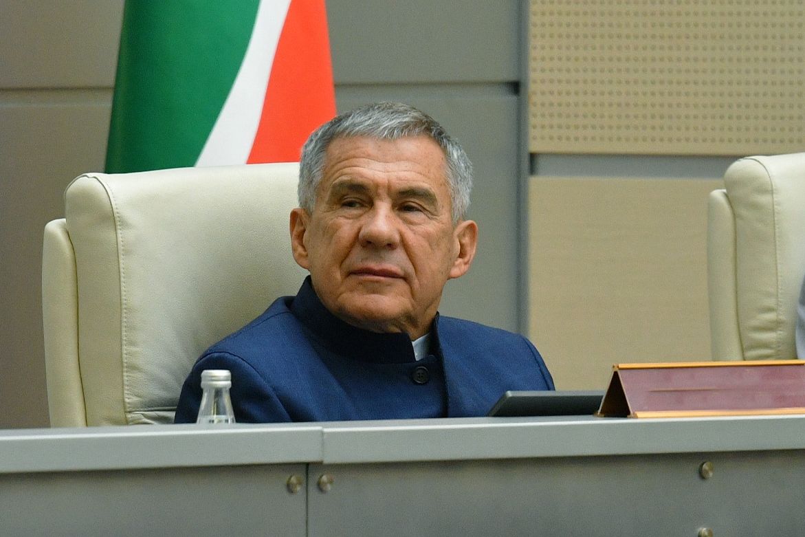 «Болтает, смеется»: Минниханов восхитился 101-летним ветераном Великой Отечественной