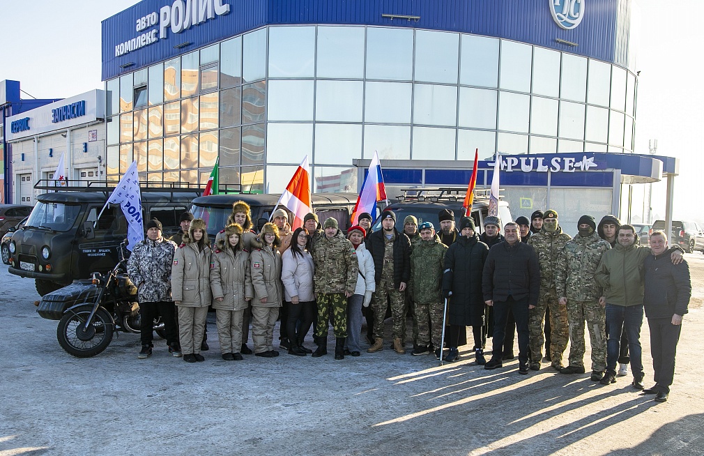 Нижнекамск отправил в зону СВО мотоцикл, пять машин с гумгрузом и один полевой храм