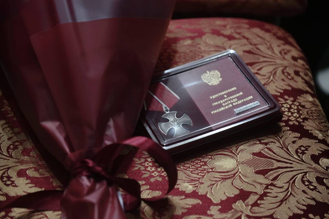 Магдеев передал ордена Мужества родным 24 погибших челнинских бойцов СВО