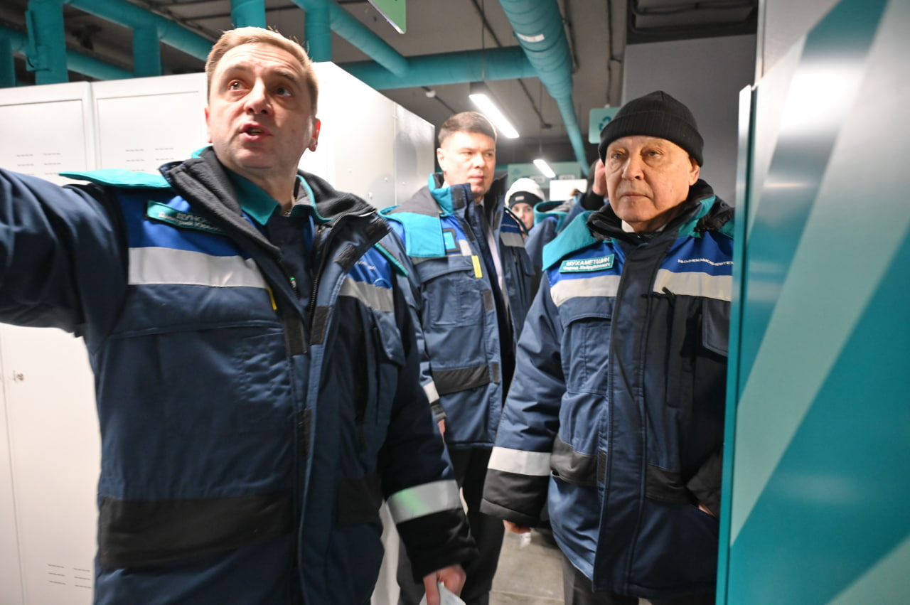 Мухаметшин в Нижнекамске посетил стройплощадку первого в России производства гексена
