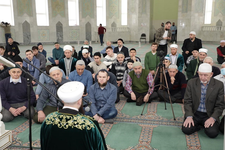 Муфтий Татарстана встретился с семьями погибших бойцов СВО из Нижнекамска