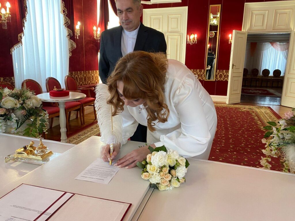 ЗАГСы Татарстана запустили акцию «Нашим героям» в поддержку участникам спецоперации