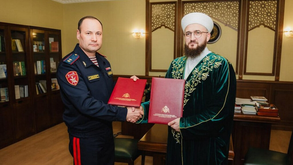Глава Росгвардии по РТ и муфтий Татарстана обсудили планы по сотрудничеству