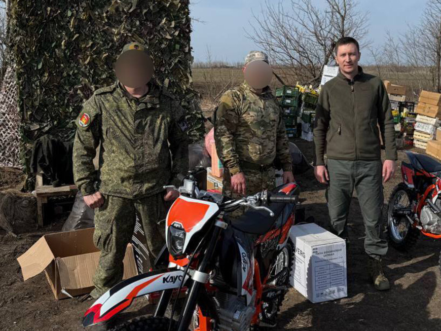 Мотоциклы, детекторы дронов и чак-чак: мэрия Казани передала бойцам СВО гумгруз