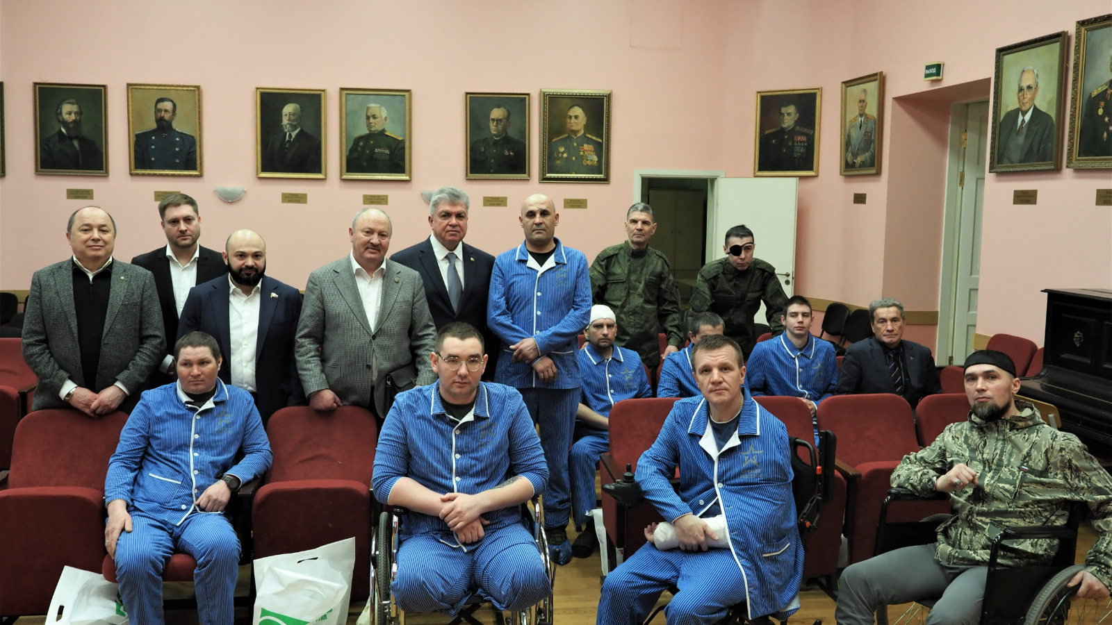 Делегация из Татарстана навестила раненых бойцов СВО, проходящих лечение в Санкт-Петербурге