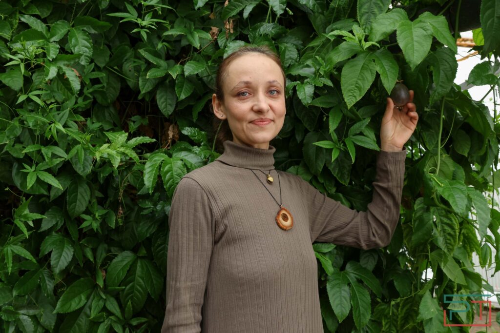 У нее всё свое – и инжир, и авокадо: жительница Татарстана вырастила в теплицах райский сад