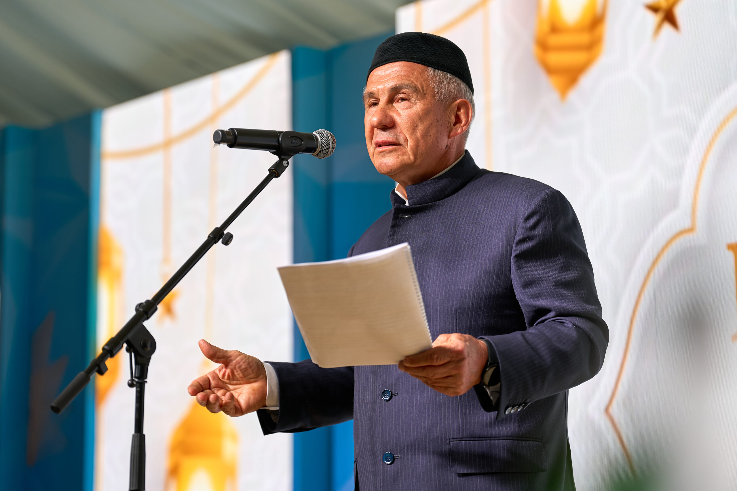 Минниханов поприветствовал участников «Шатра Рамадана» в Москве