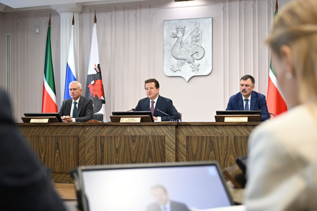 Чисто не там, где… Казань начали отмывать после зимы