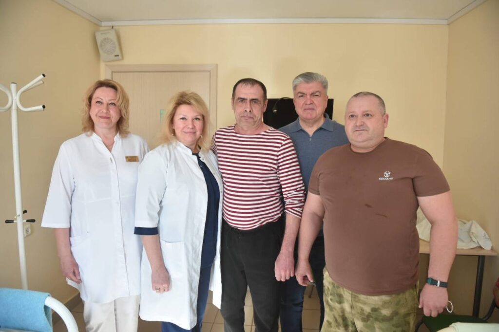 Магдеев посетил госпиталь для ветеранов войн автограда и пообщался с бойцами СВО