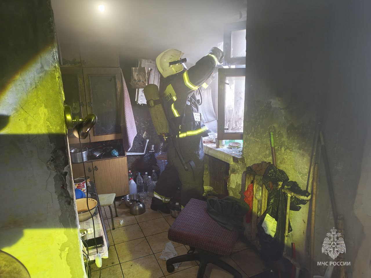 На пожаре в Бугульме огнеборцы спасли женщину