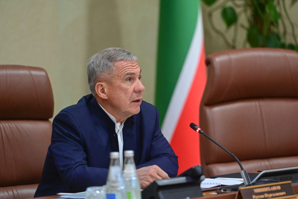 Минниханов: спасение снежных барсов необходимо для сохранения нашего наследия