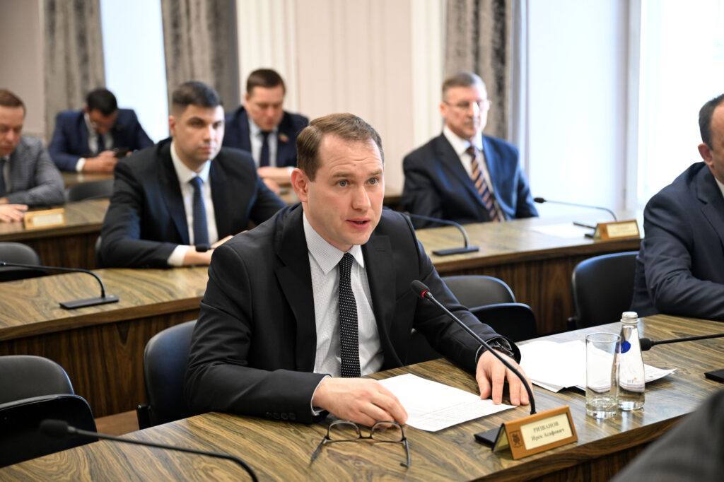 Чисто не там, где… Казань начали отмывать после зимы