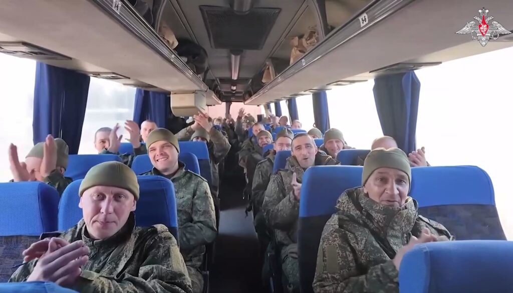 Россия и Украина обменялись военнопленными по формуле «175 на 175»