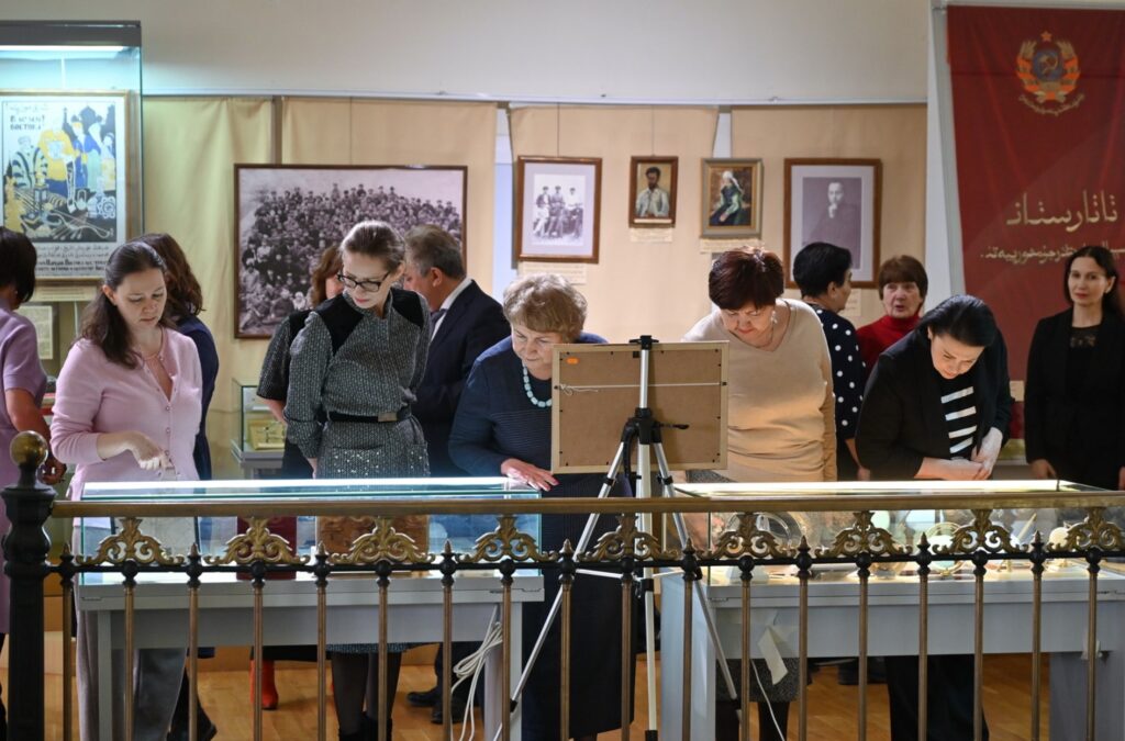 В Нацмузее открылась выставка, посвященная 30-летию Госсовета Татарстана