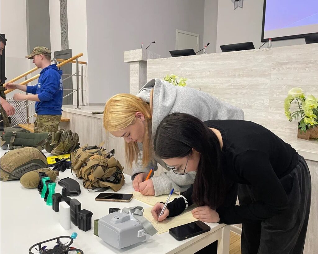 В Казани молодогвардейцы презентовали деятельность Гуманитарного центра